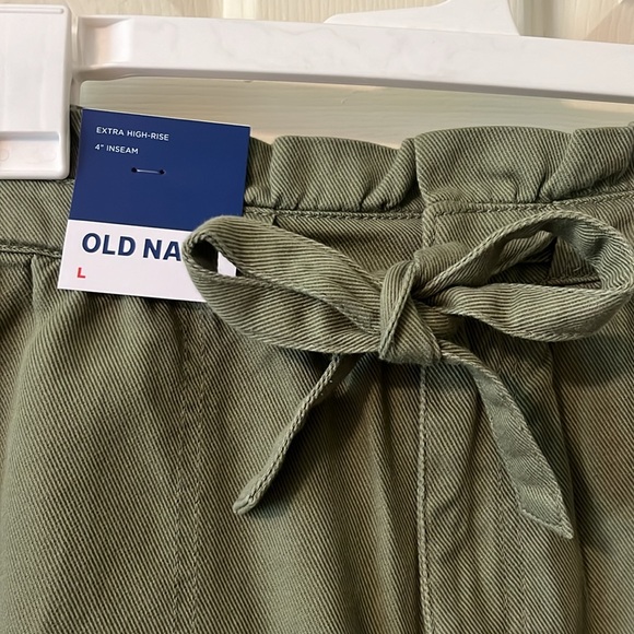 NWT Green paper bag shorts - Picture 2 of 5